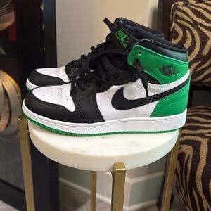 Air Nike Green and Black Air Jordan Sneakers